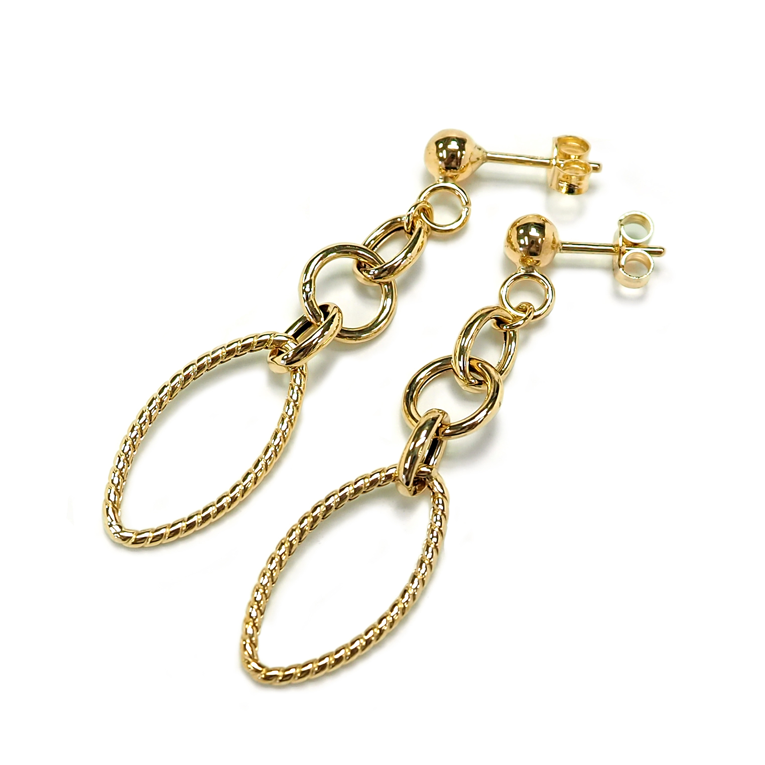 K18ピアス ひし形×チェーンモチーフの揺れるイタリアンジュエリー